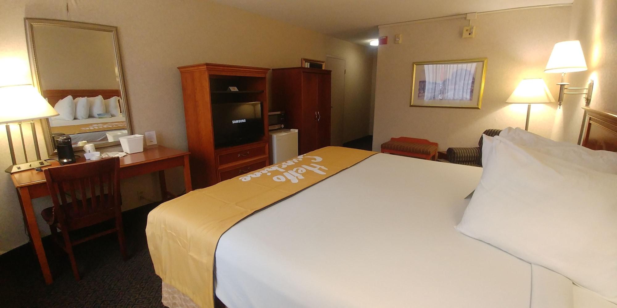 Days Inn By Wyndham Sidney Oh Экстерьер фото