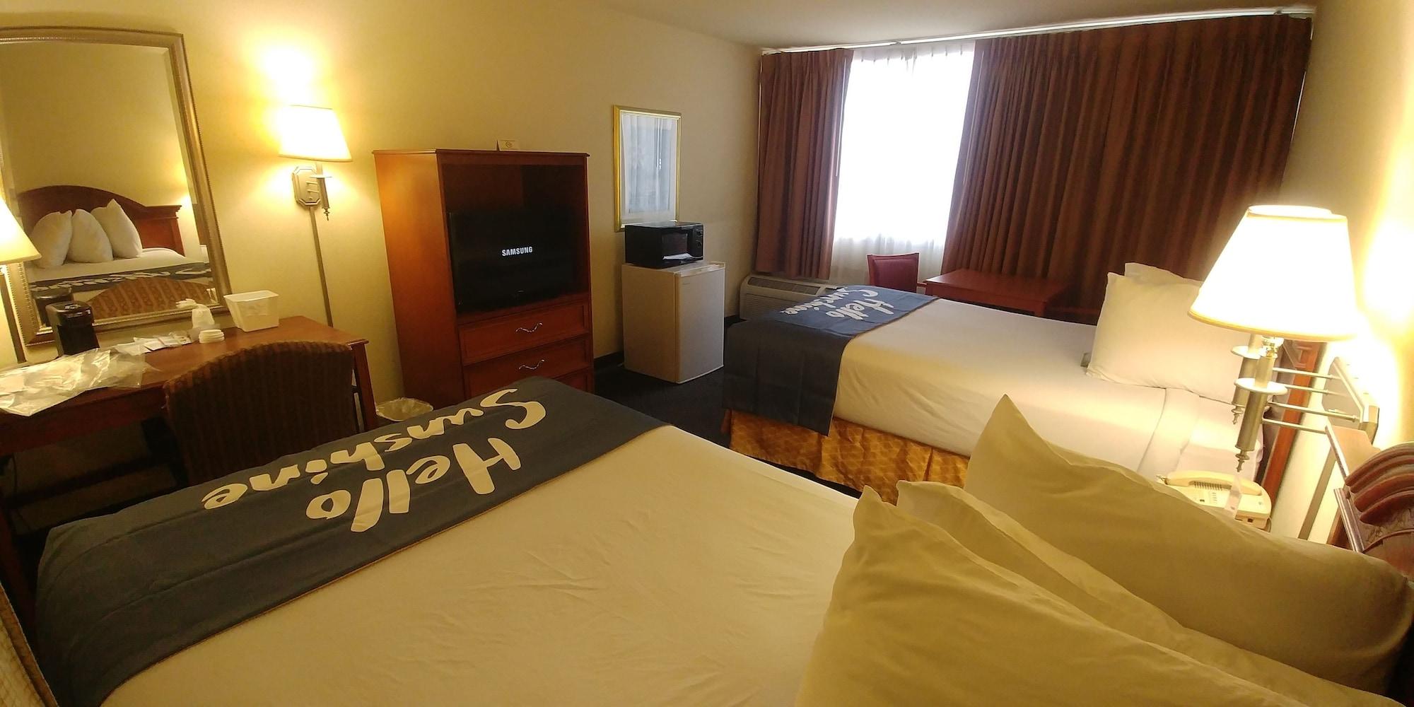 Days Inn By Wyndham Sidney Oh Экстерьер фото