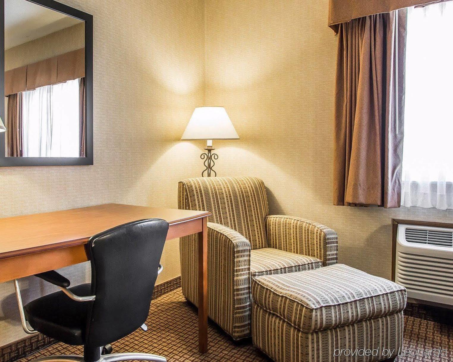 Days Inn By Wyndham Sidney Oh Экстерьер фото