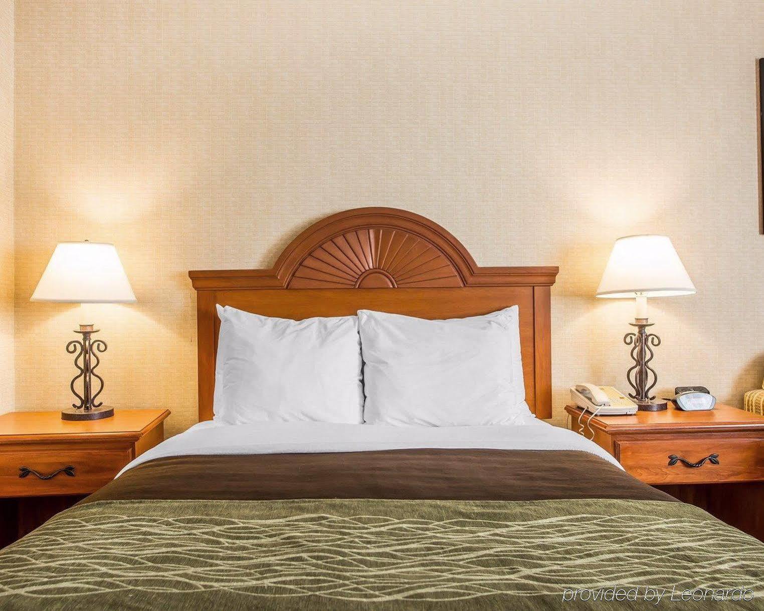 Days Inn By Wyndham Sidney Oh Экстерьер фото