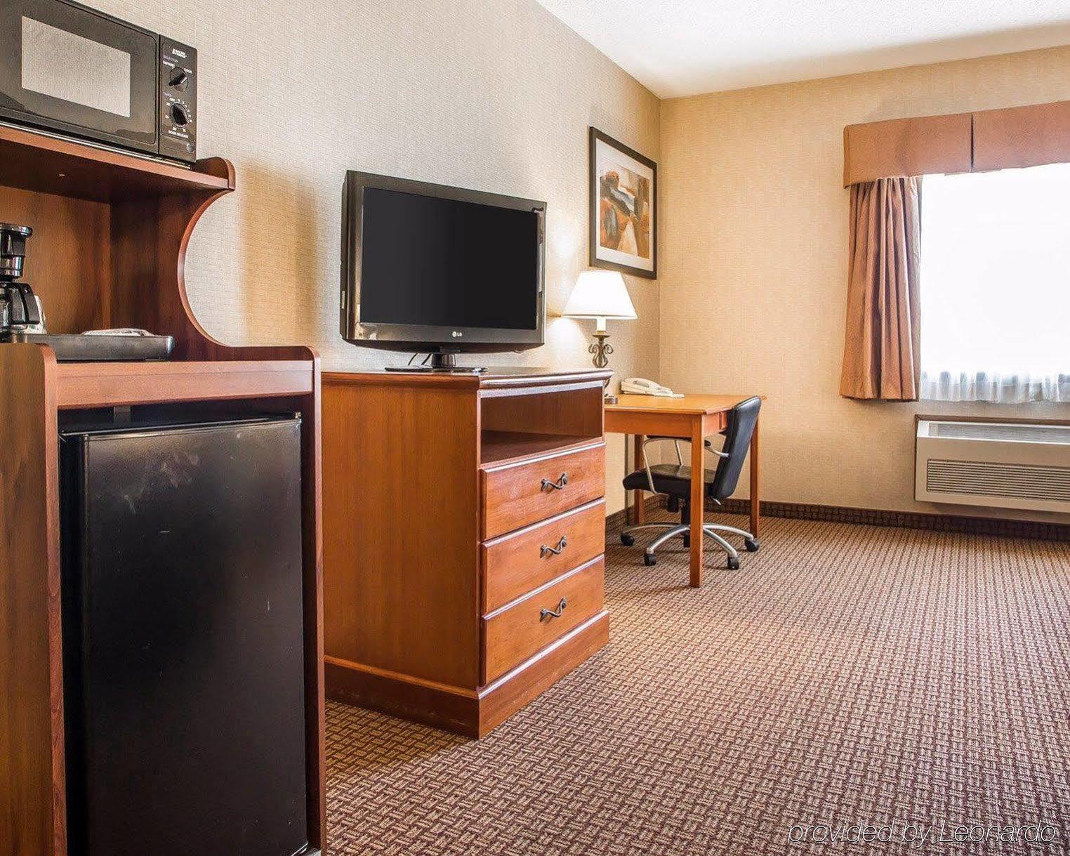 Days Inn By Wyndham Sidney Oh Экстерьер фото