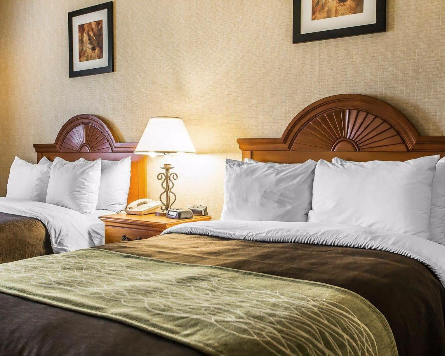 Days Inn By Wyndham Sidney Oh Экстерьер фото
