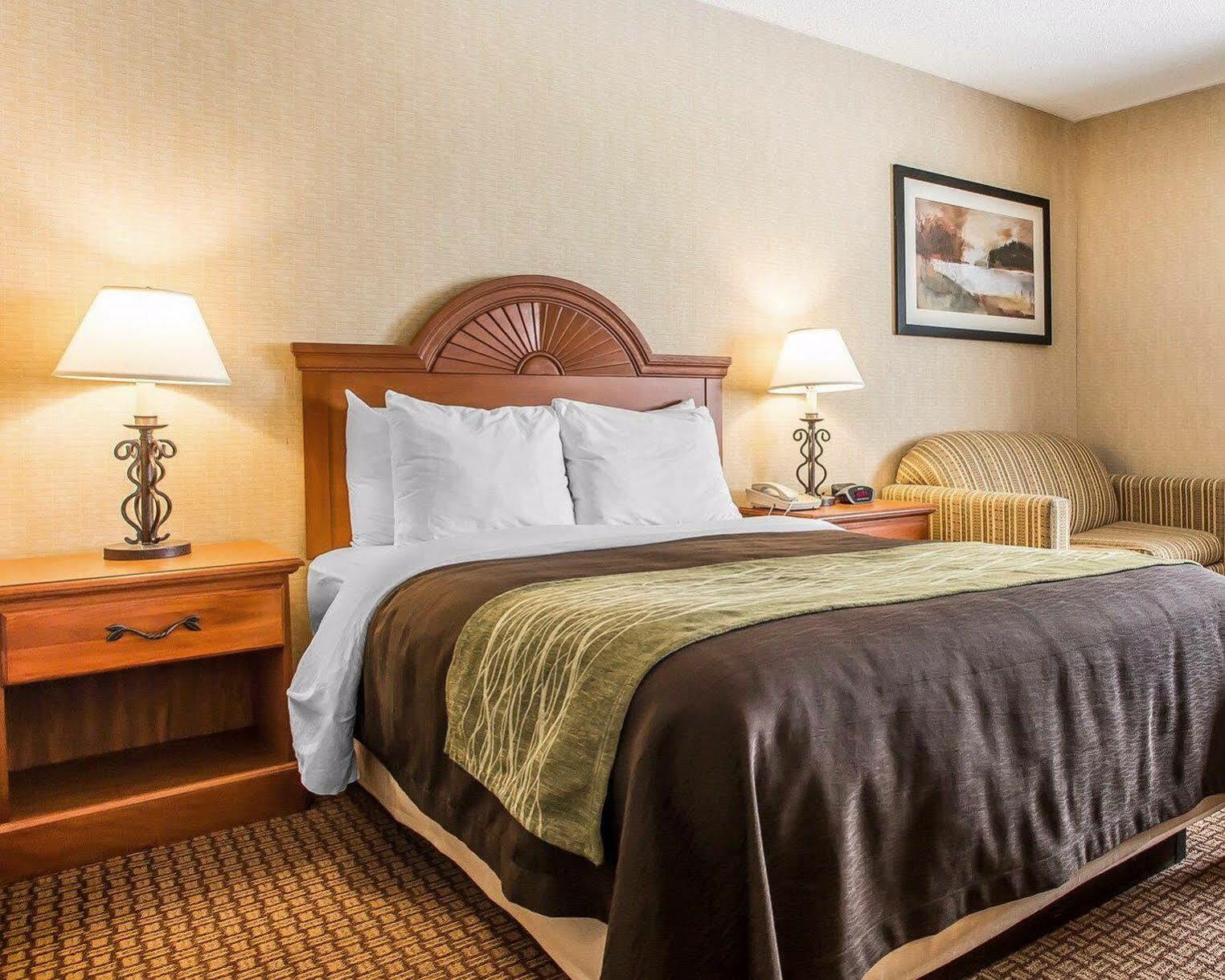 Days Inn By Wyndham Sidney Oh Экстерьер фото