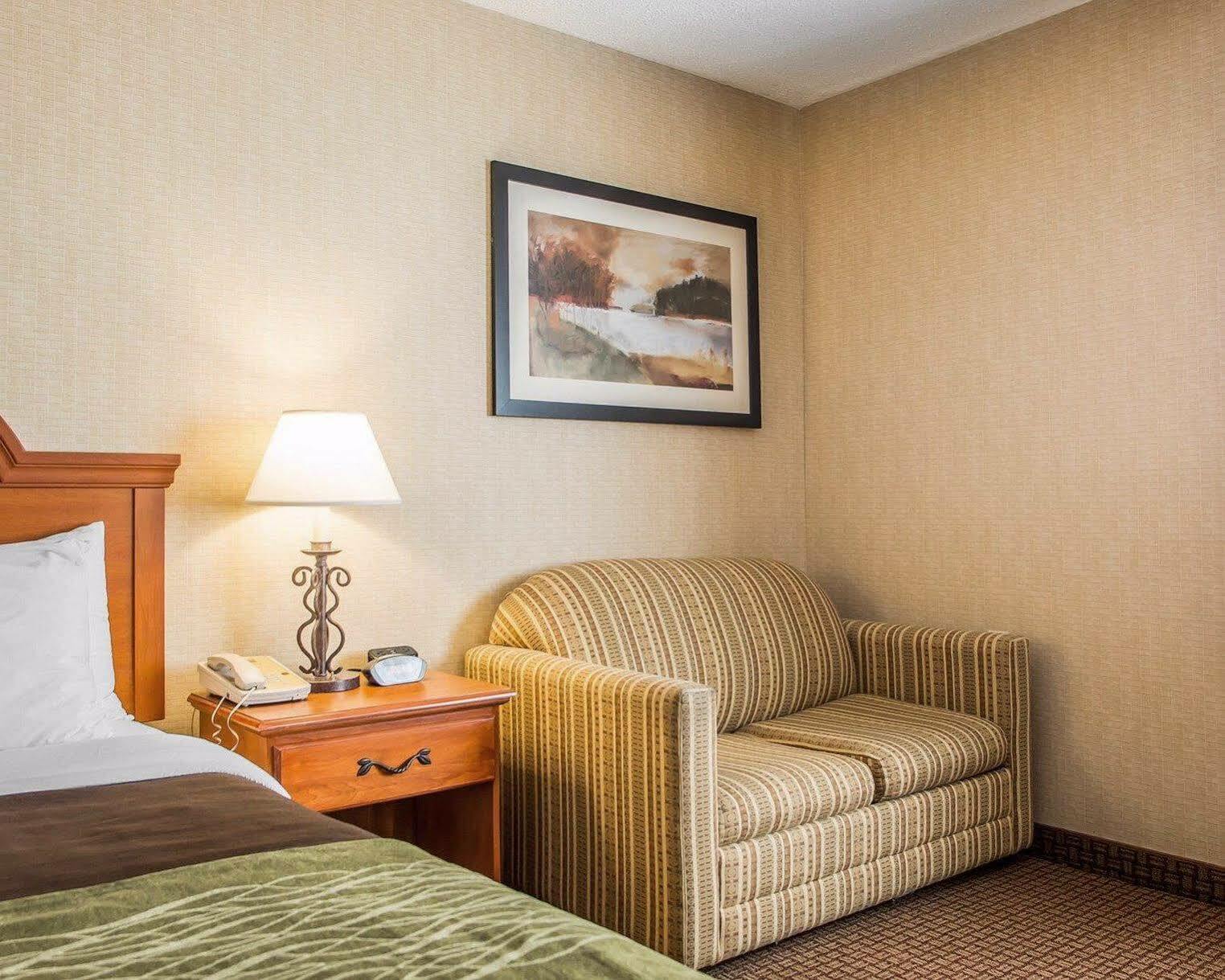 Days Inn By Wyndham Sidney Oh Экстерьер фото