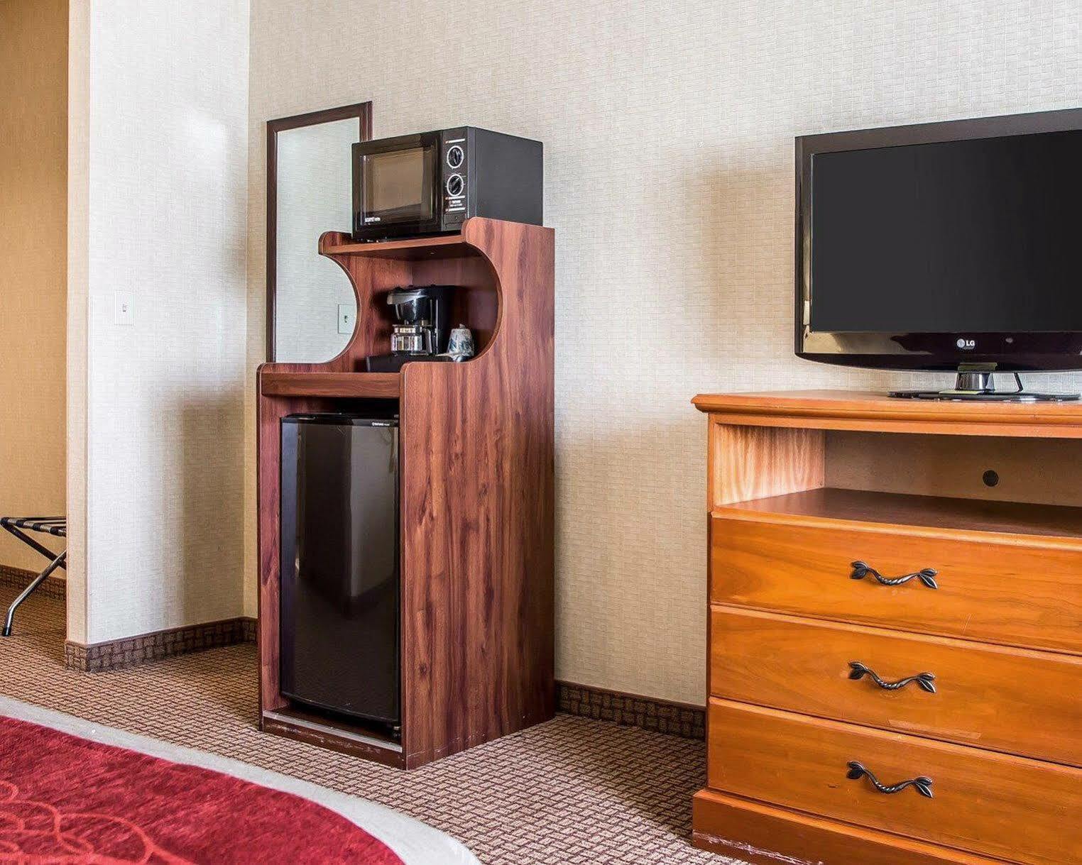 Days Inn By Wyndham Sidney Oh Экстерьер фото